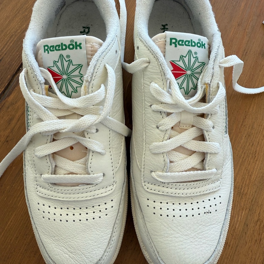 Reebok Club C 85 Off White and Green Sneakers women’s 9.5